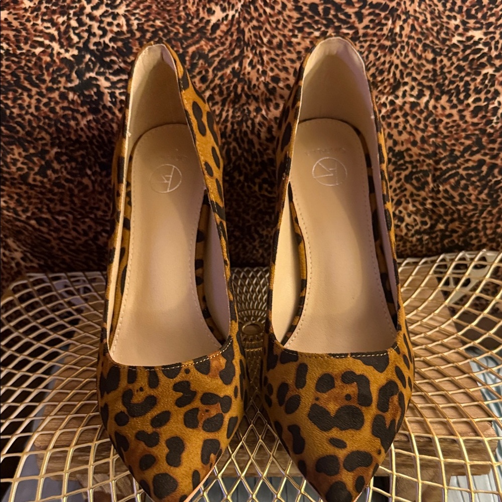 Chic Leopard Print Heels